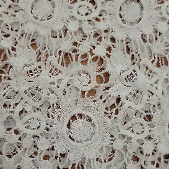 Forever 21 crochet lace long tank sz S w button back detail - Picture 3 of 4